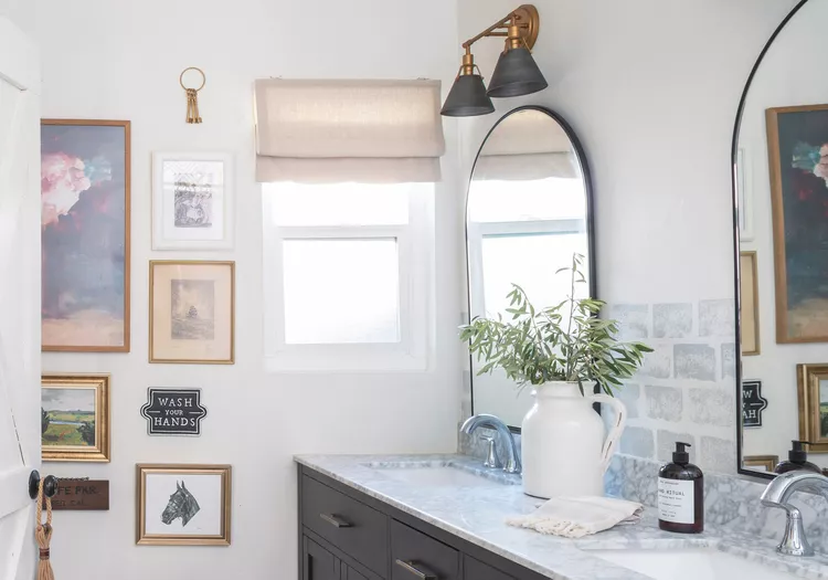 31 Beautiful and Creative Bathroom Wall Decor Ideas 1 20220601