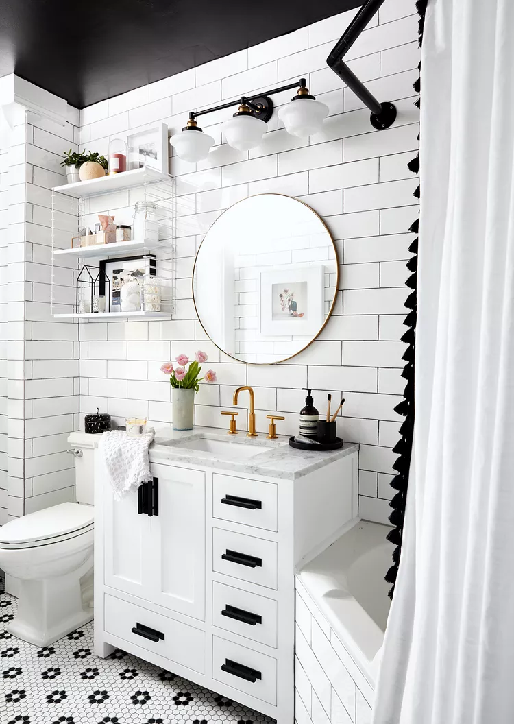 32 Beautiful Black-and-White Bathroom Ideas 1 white bathroom black accents