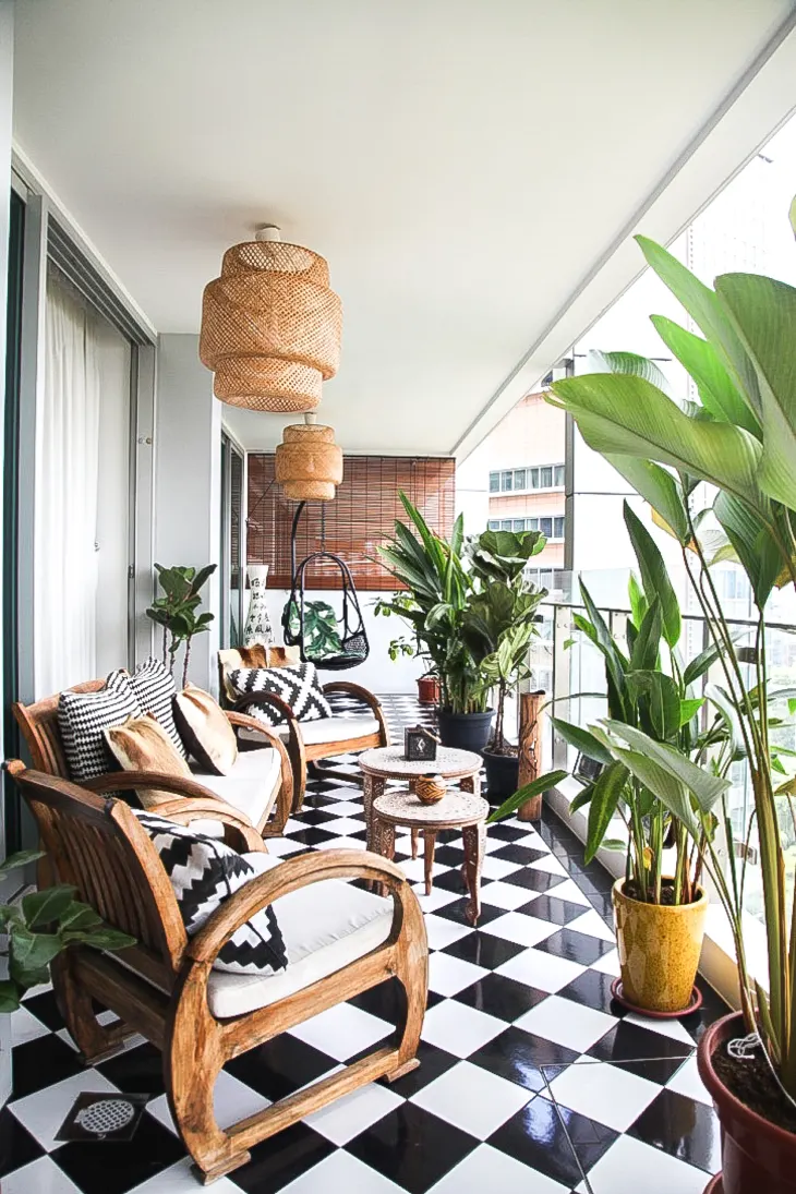 20 Apartment Balcony Decorating Ideas to Create Your Dream Outdoor Escape 1 Apartment Balcony