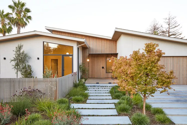 Get Inspired: 30 Beautiful Backyard Walkway Examples 29 backyard walkway