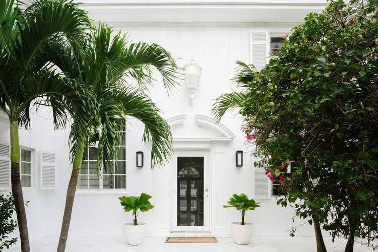 25 Fantastic Front Porch Lighting Ideas 43 calimiaphotobyjeanne