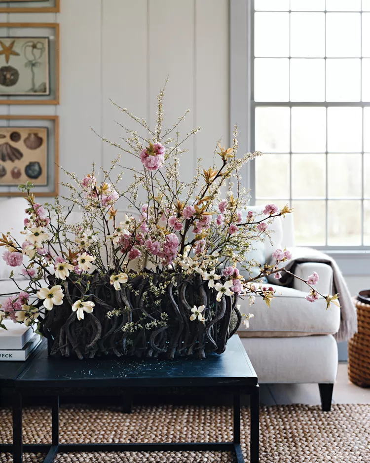 30 Stunning Spring Flower Arrangements to Brighten Your Home 1 march vert