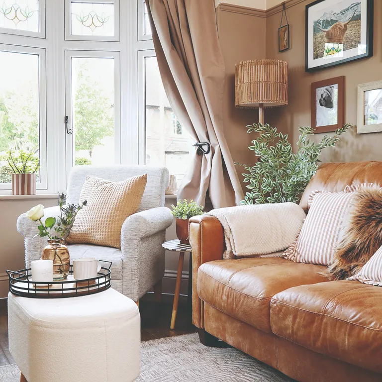 45 Top Ideas for Stylish, Space-Saving Living Rooms 1 small living room