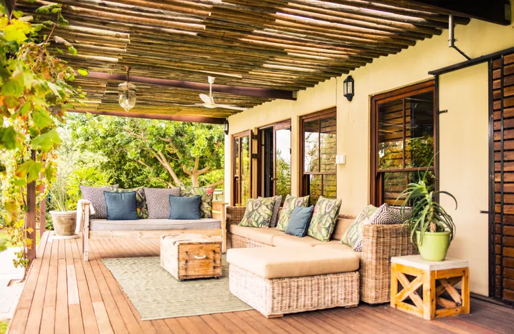 17 Sunny Ideas for Your Summer Front Porch 2 summer porch ideas