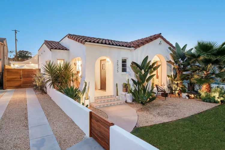 40 Best Exterior House Color Ideas for a More Inviting and Stylish Home 54 Exterior House Color Ideas