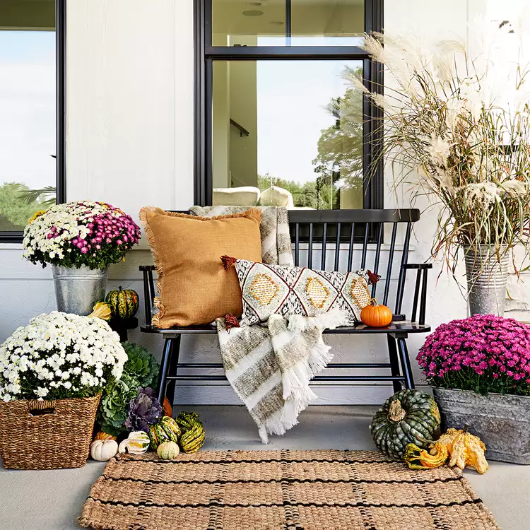 45 Festive Fall Porch Ideas for a Welcoming Autumn Look 1 Fall Porch