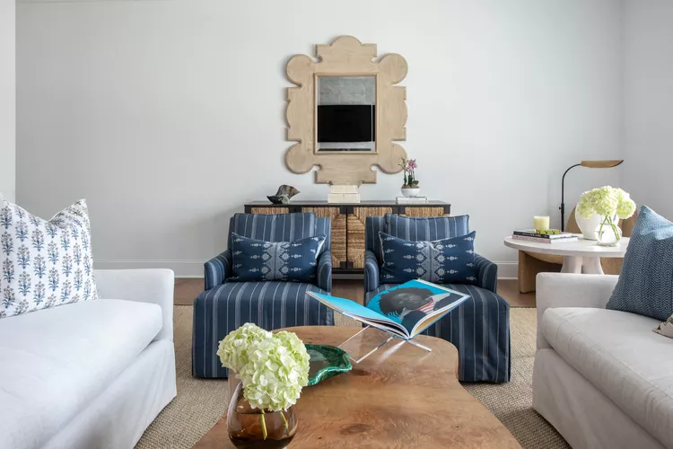 25 Living Room Mirror Ideas That Are Both Stunning and Smart 1 Living Room Decorating Ideas With Mirrors