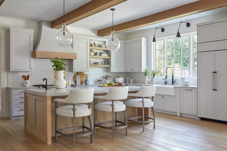 40 Modern Farmhouse Kitchens to Inspire a Cozy Cooking Area 18 Modern Farmhouse Kitchen