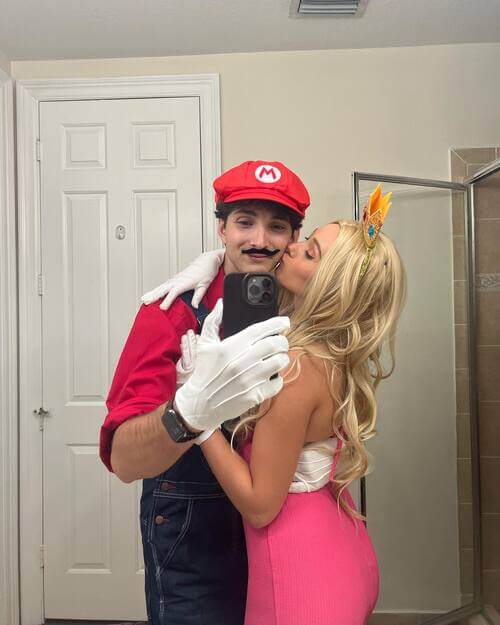 Mario and Princess Peach couple costume Halloween