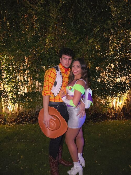 College halloween costumes couples