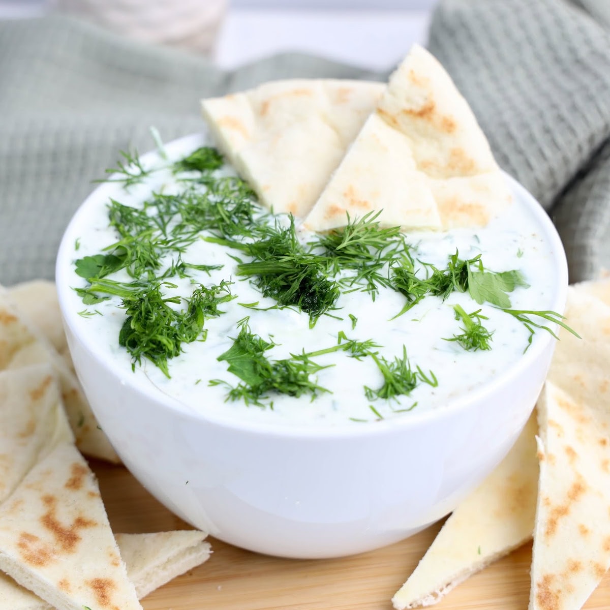 Creamy Tzatziki Dip 1 tzatziki dip featured image