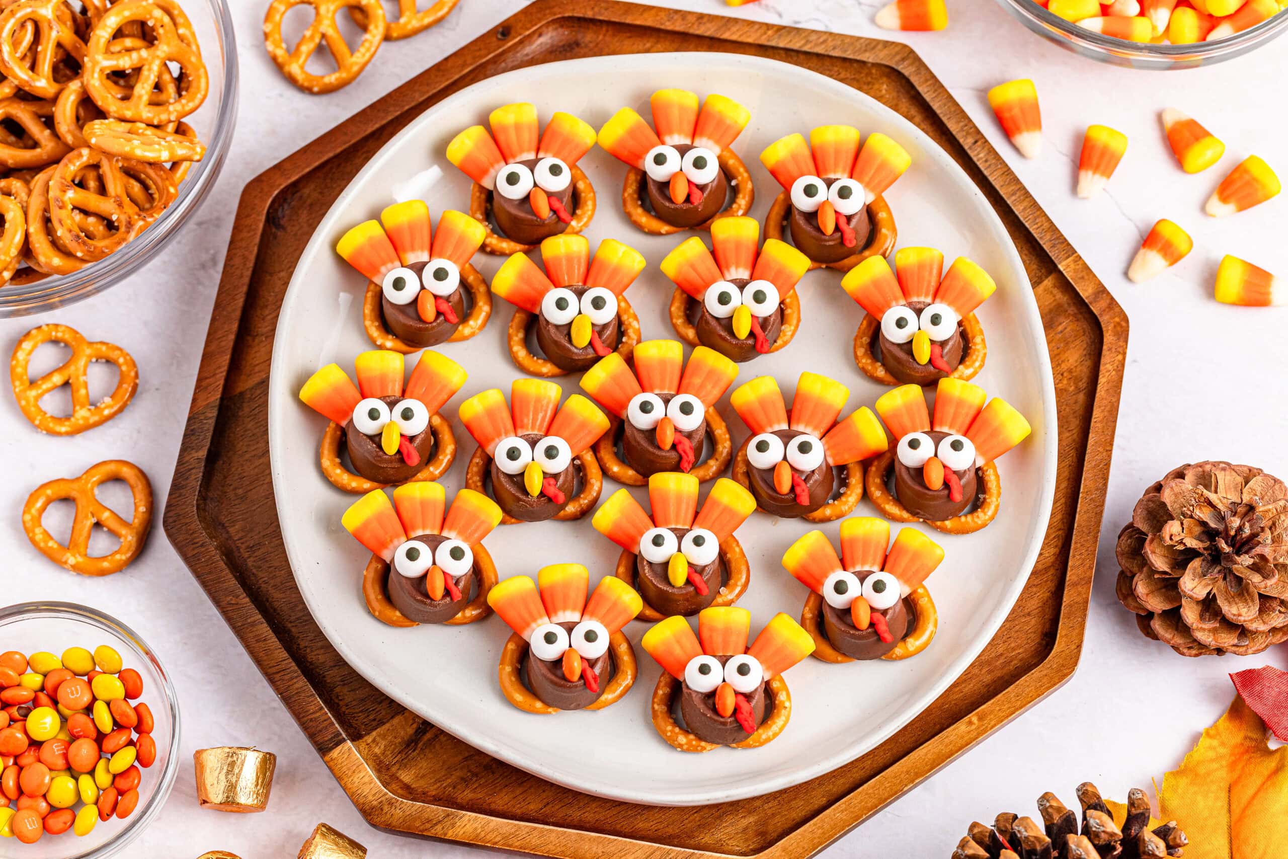Thanksgiving Rolo Pretzel Turkey Treats 1 Thanksgiving Rolo Pretzel Turkey Treats