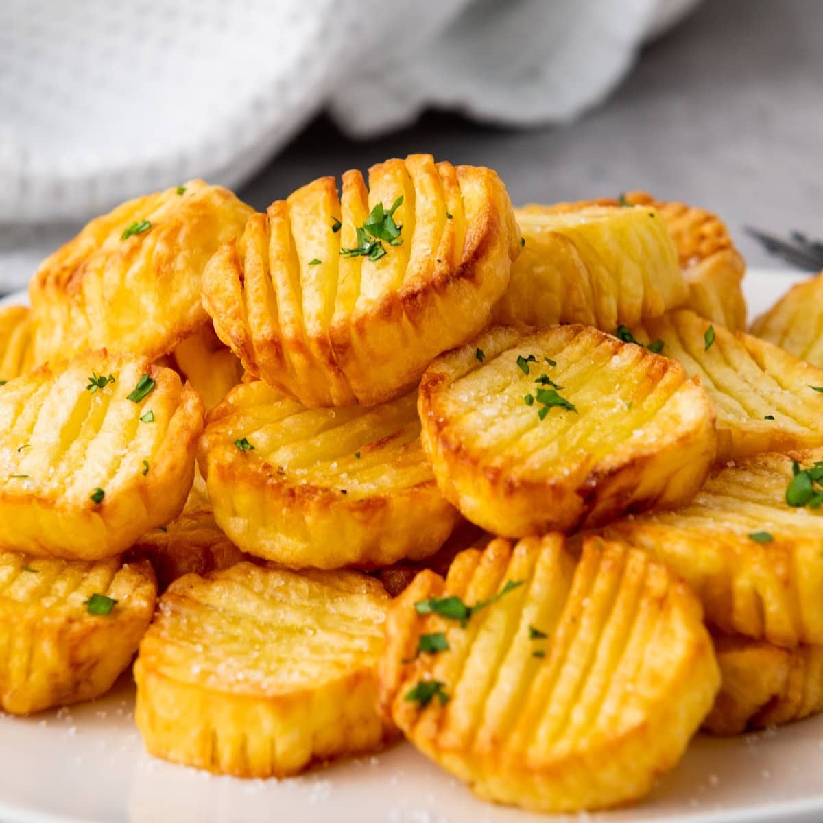 Air Fryer Accordion Potatoes 1 accordion potatoes featured image
