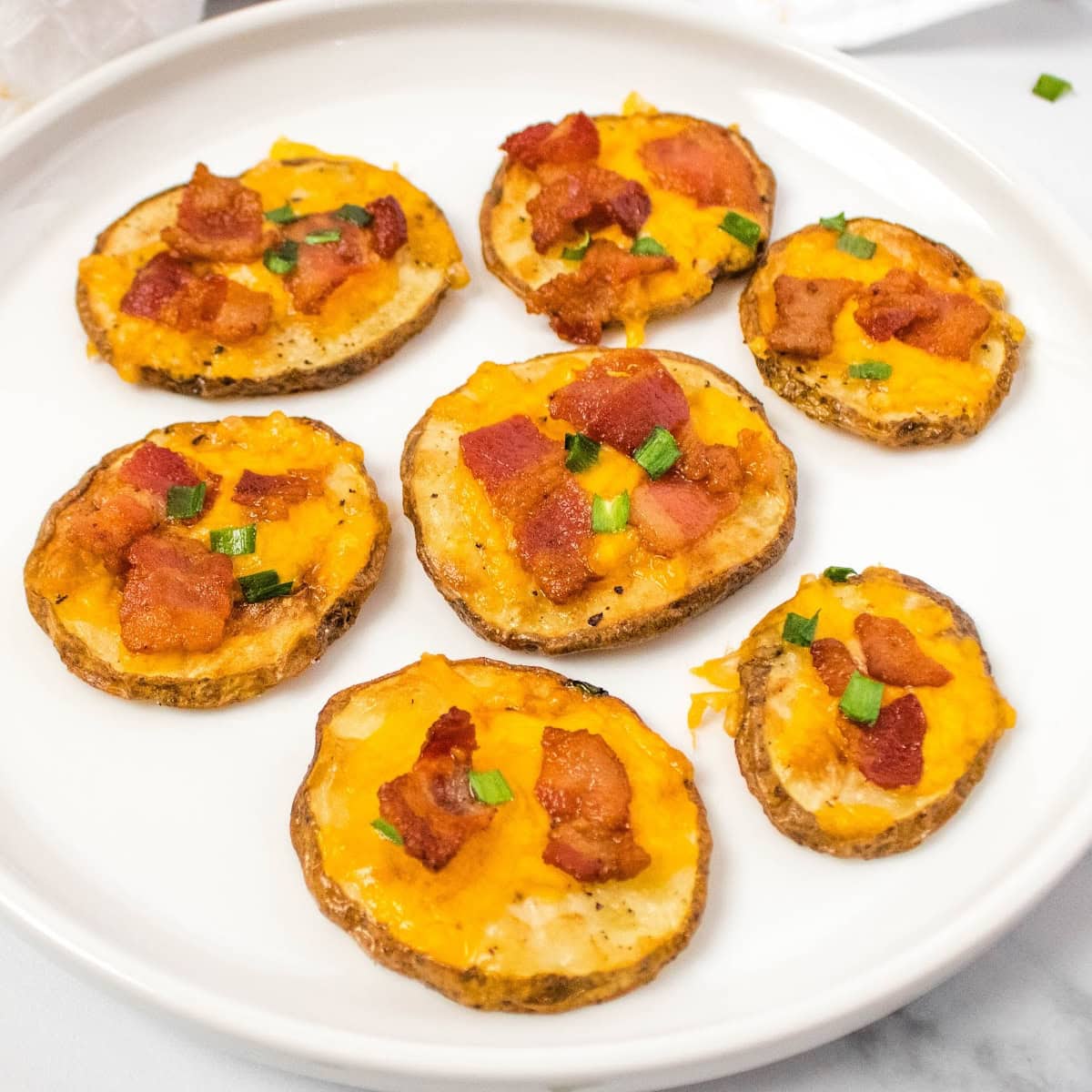 Air Fryer Bacon and Cheese Potato Slices 1 air fryer bacon and potato slices featured image