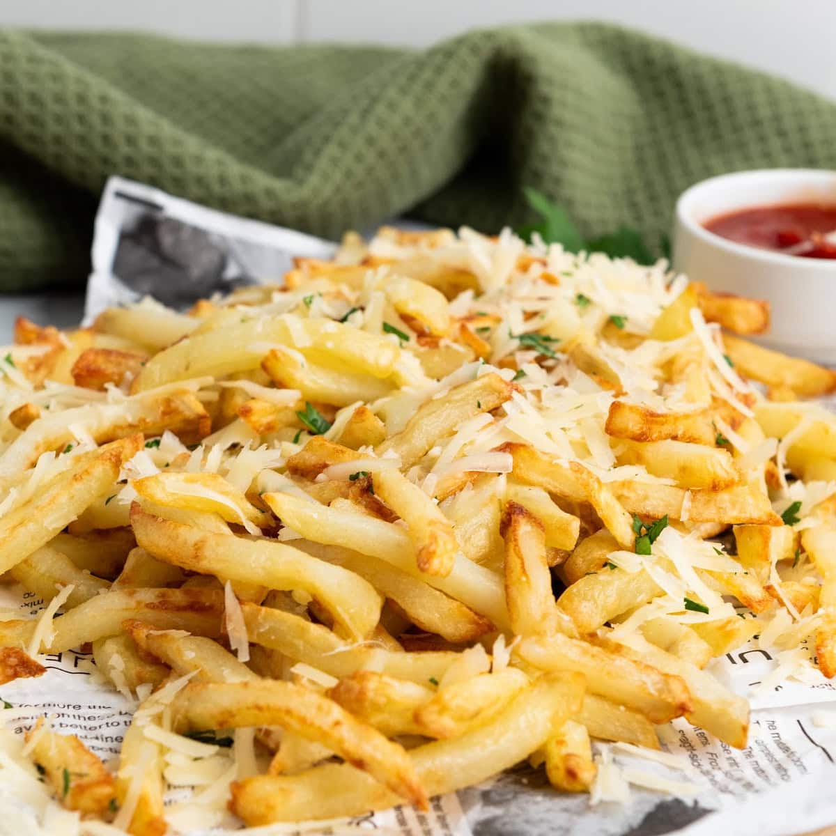 Air Fryer Parmesan Truffle Fries 1 air fryer parmesan truffle fries featured image