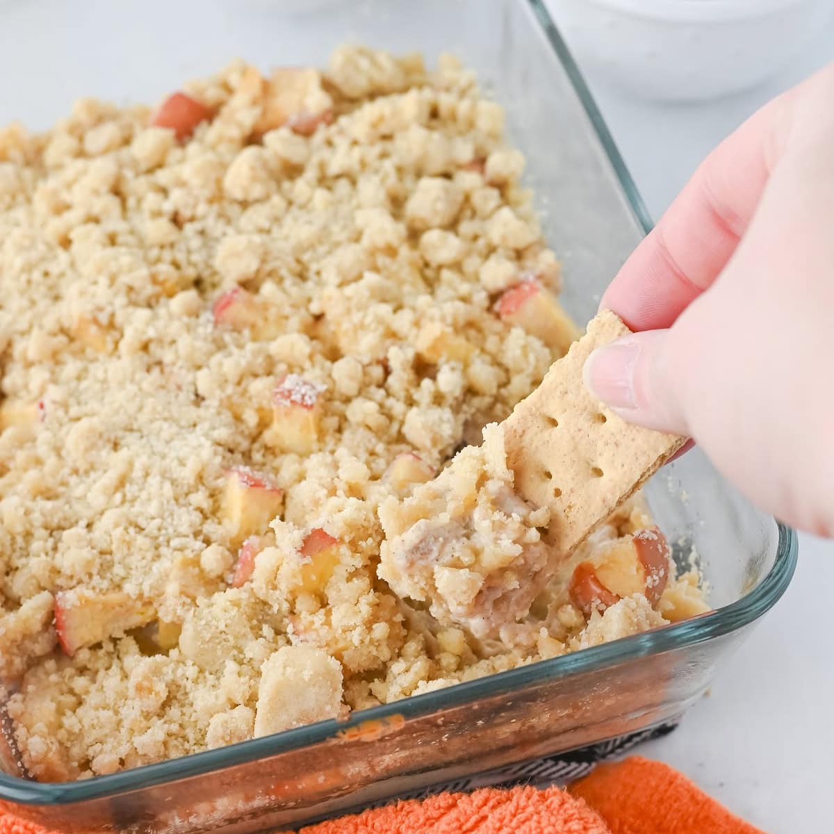 Baked Apple Pie Dip with Streusel Topping 1 baked apple pie dip featured image