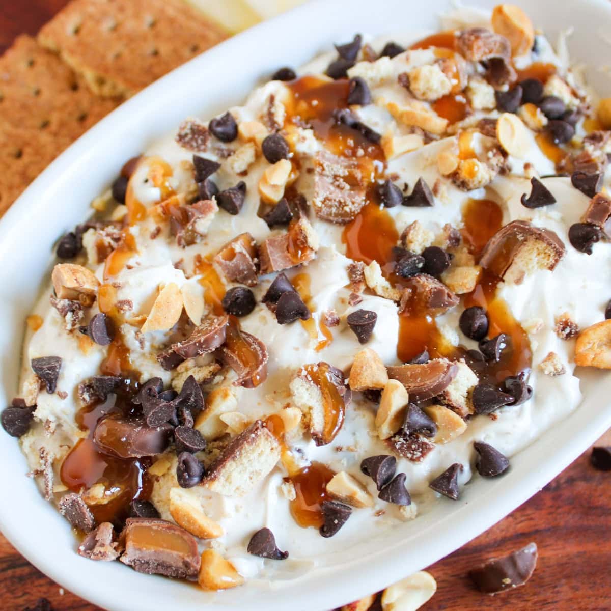 Caramel Twix Apple Dip 1 caramel apple twix dip featured image