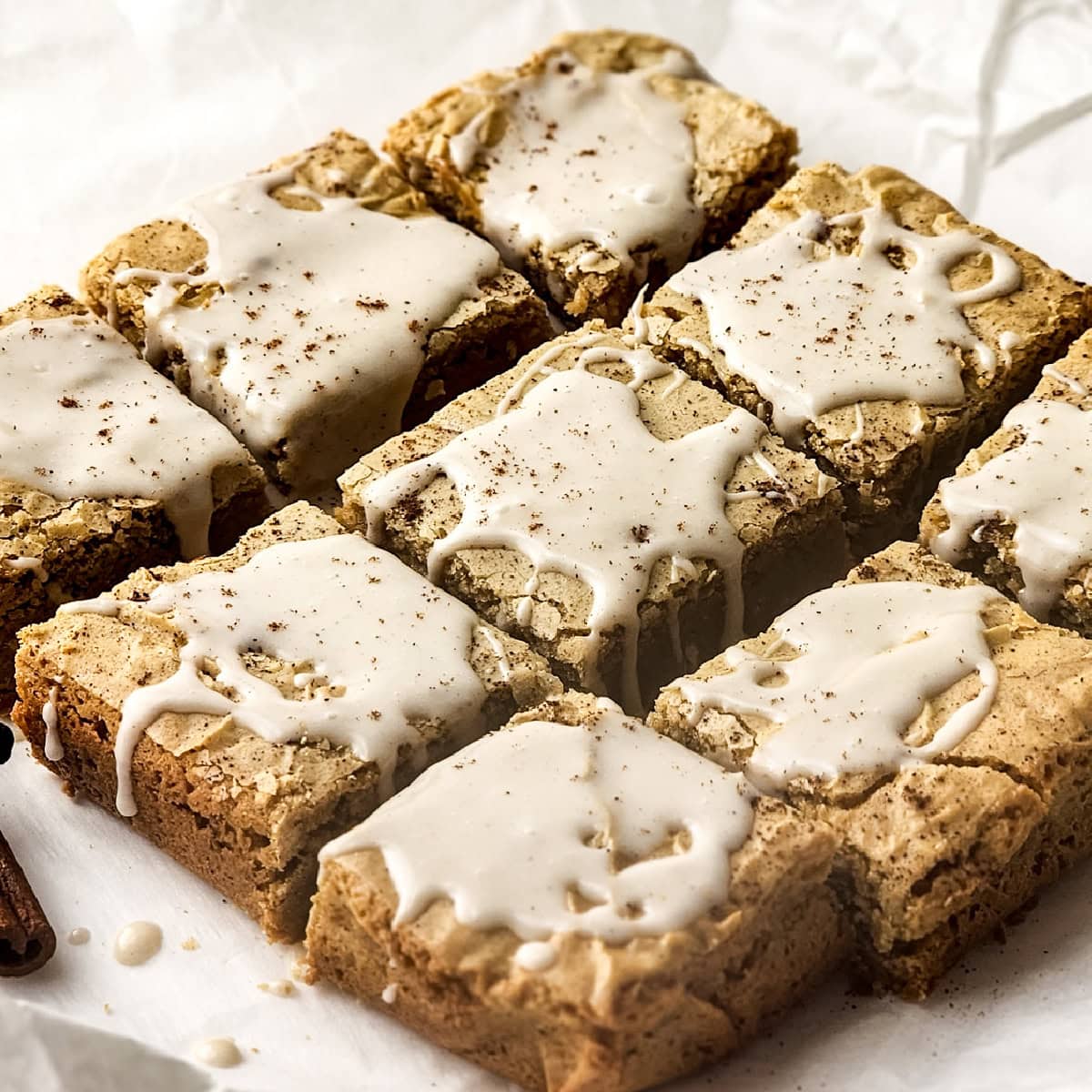 Chai Latte Blondies 1 chai blondies featured image
