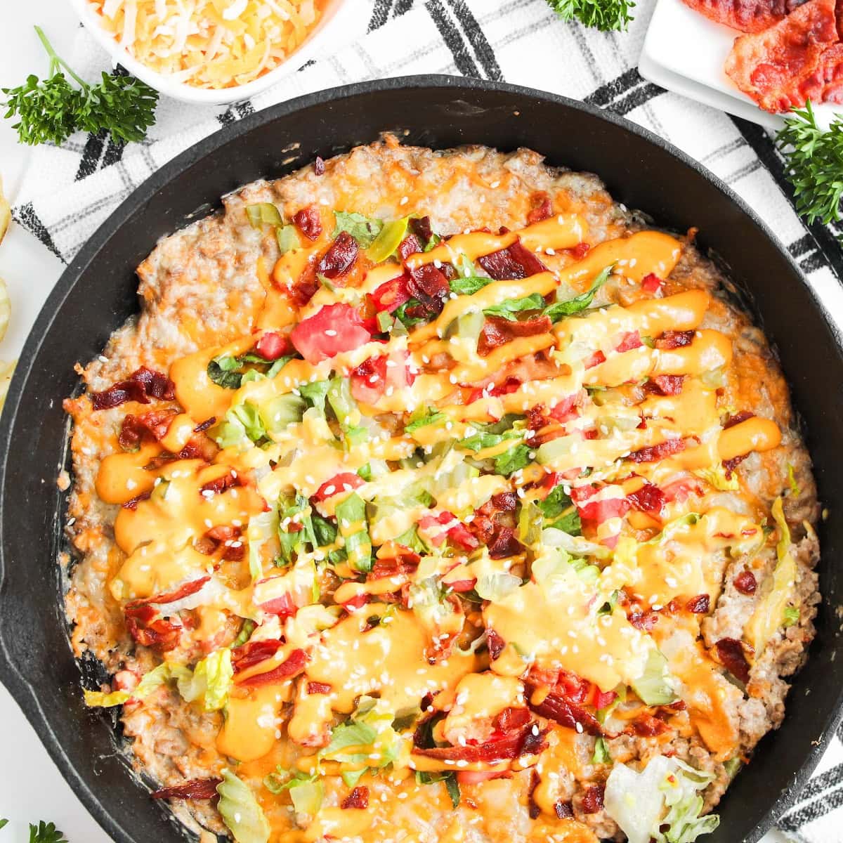 Cheeseburger Dip 1 cheeseburger dip featured image