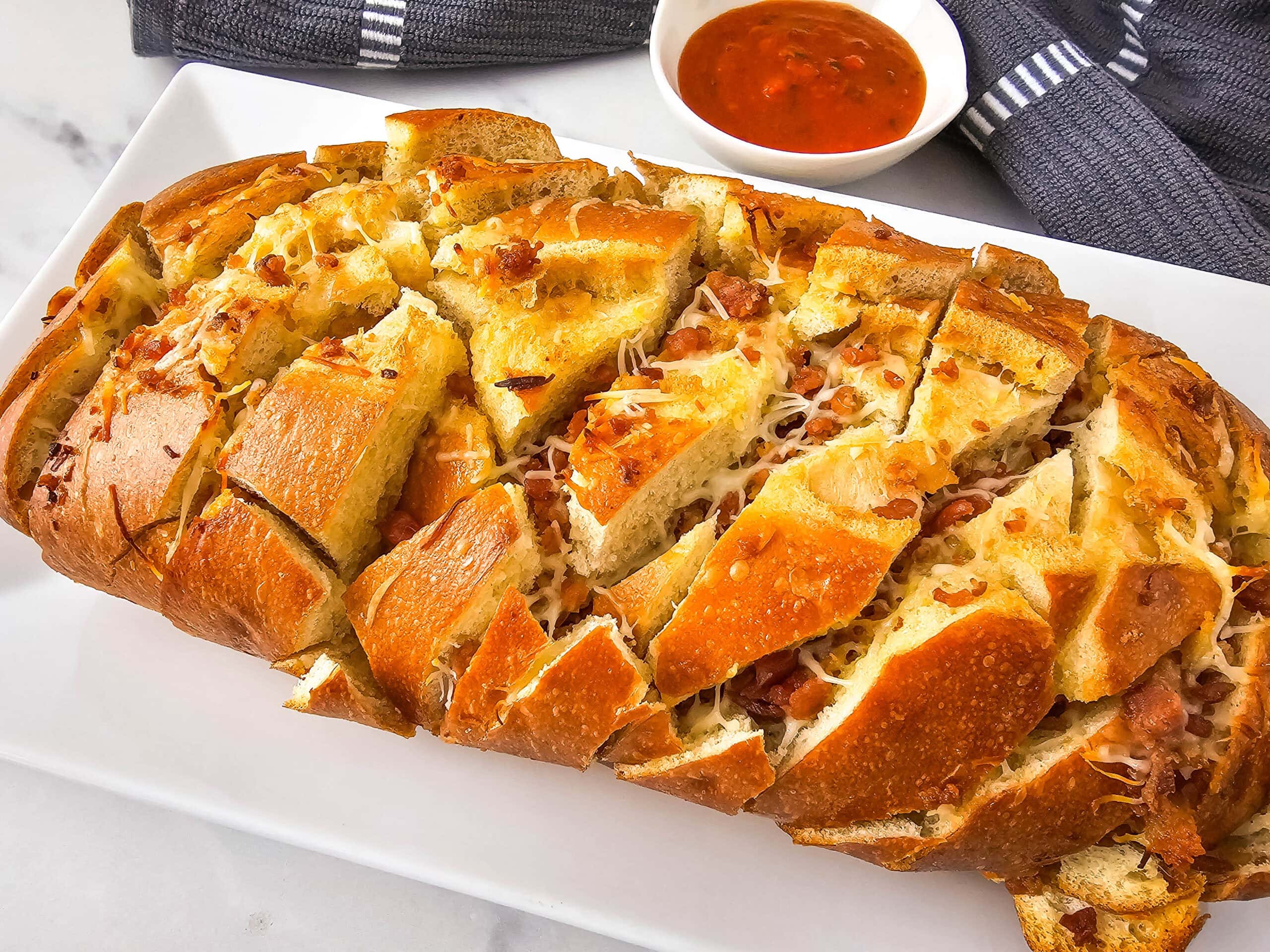 Pull-Apart Bread Loaded with Bacon and Cheese 1 Pull-Apart Bread Loaded with Bacon and Cheese