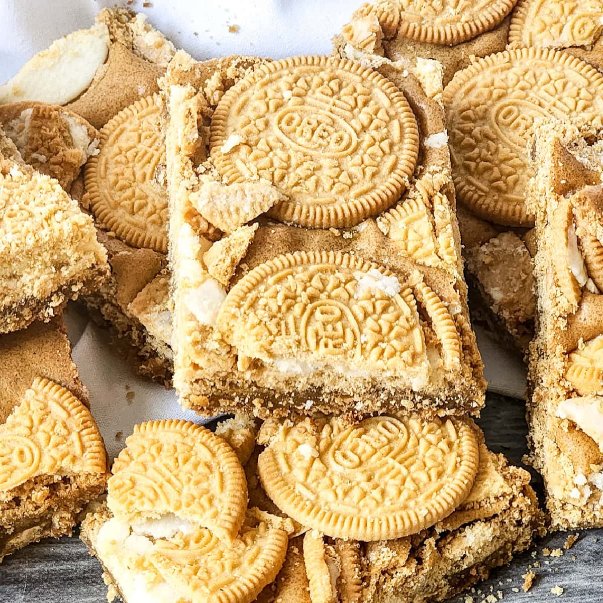 White Chocolate Golden Oreo Blondies 1 golden oreo blondies featured image