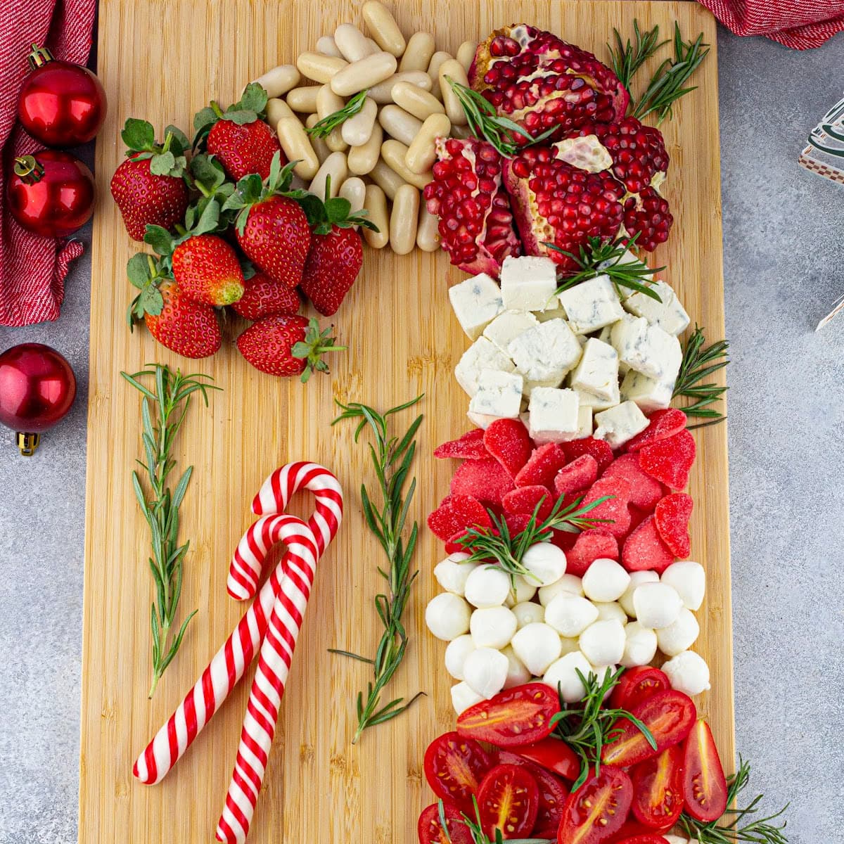 Christmas Cane Charcuterie Board 1 christmas cane charcuterie board
