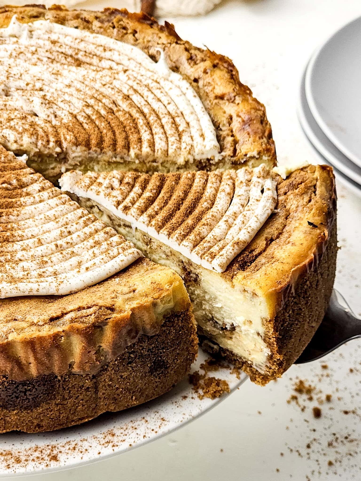 Creamy Cinnamon Roll Cheesecake 1 Creamy Cinnamon Roll Cheesecake