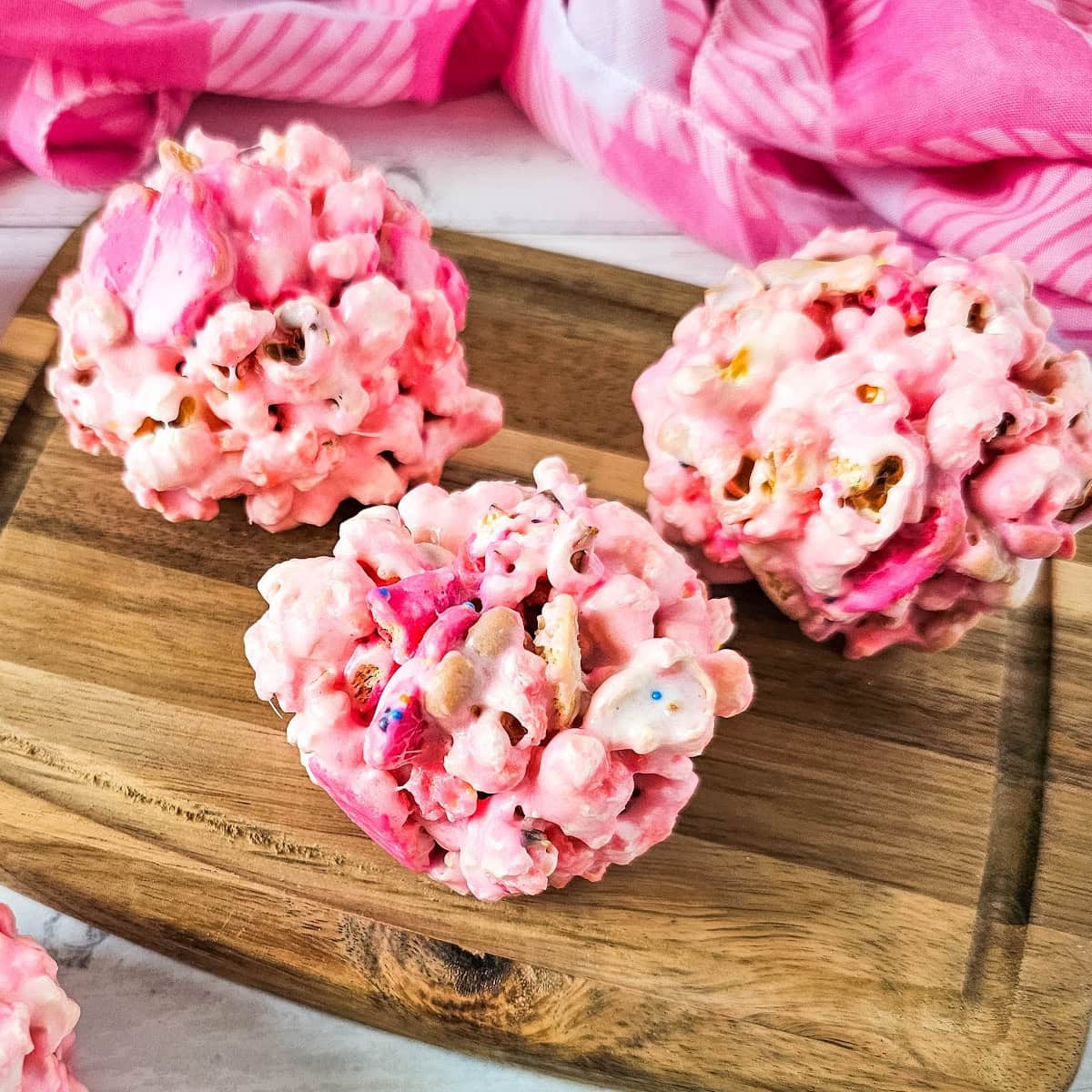 Circus Animal Cookie Popcorn Balls 1 circus animal cookies popcorn balls featured image copy