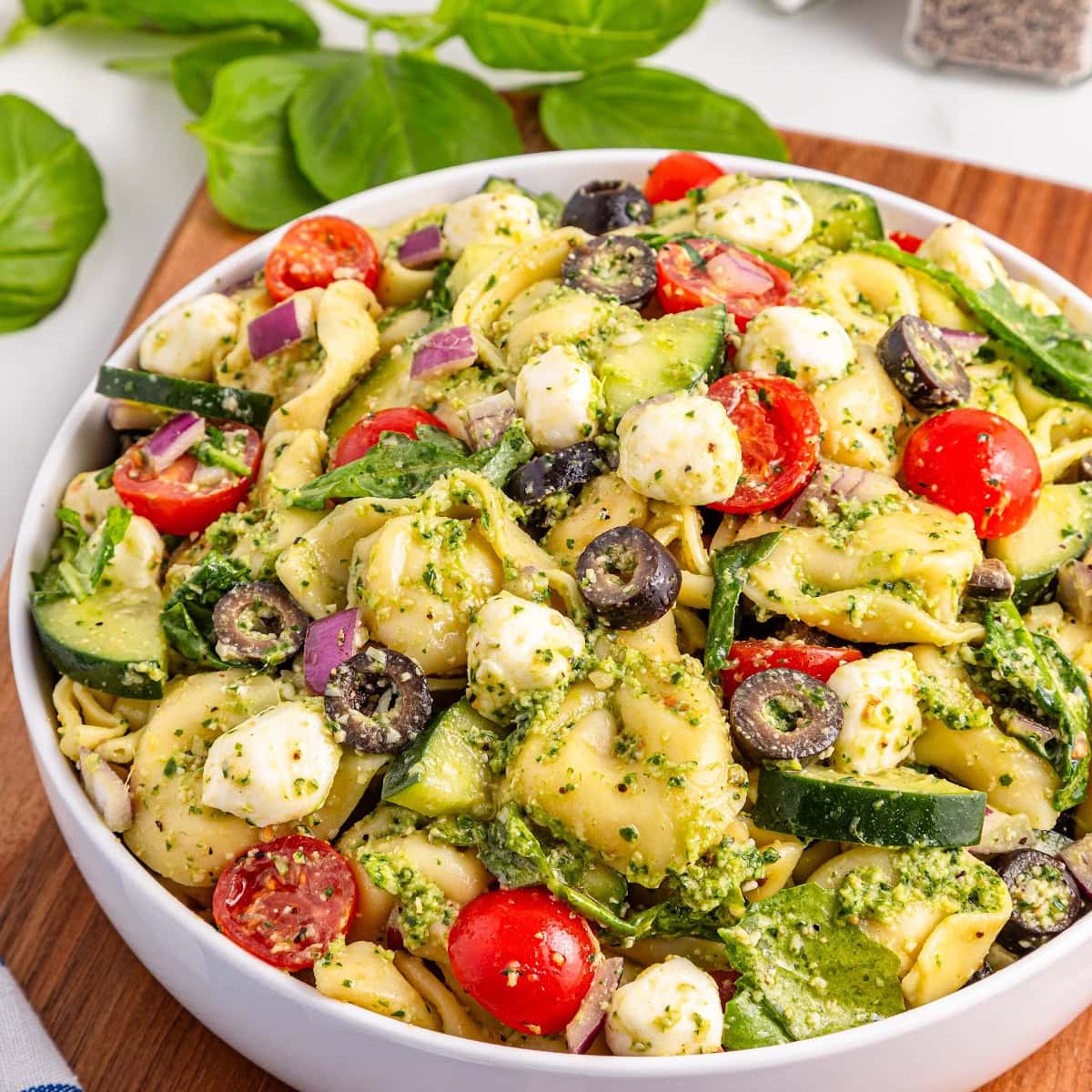 Cold Tortellini Pesto Salad 1 tortellini pesto salad featured image