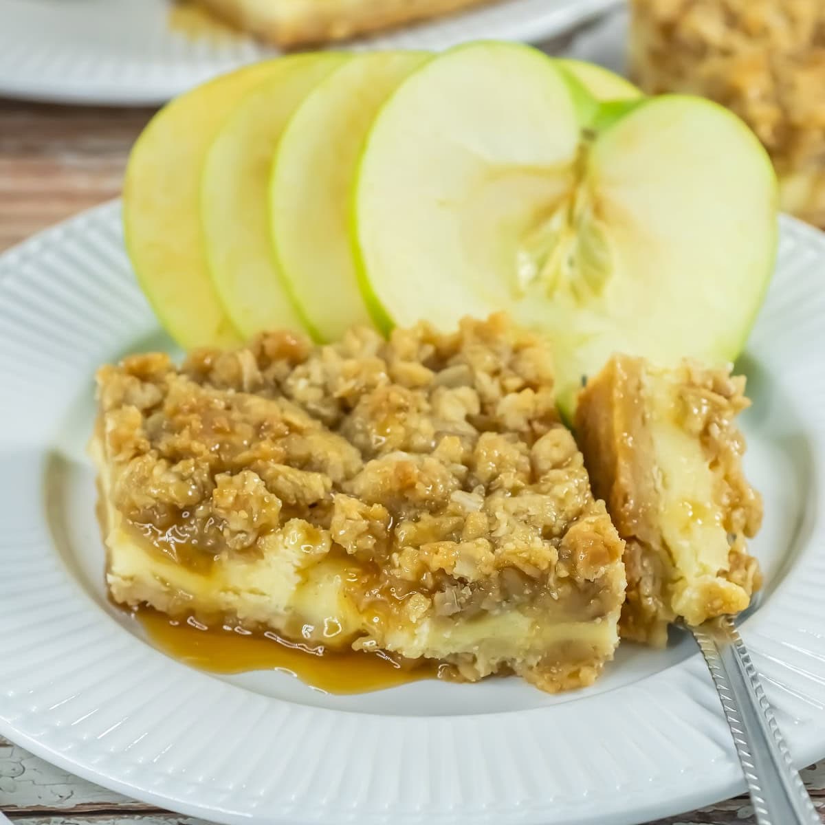 Creamy Caramel Apple Cheesecake Bars with Streusel 1 caramel apple cheesecake bars featured image