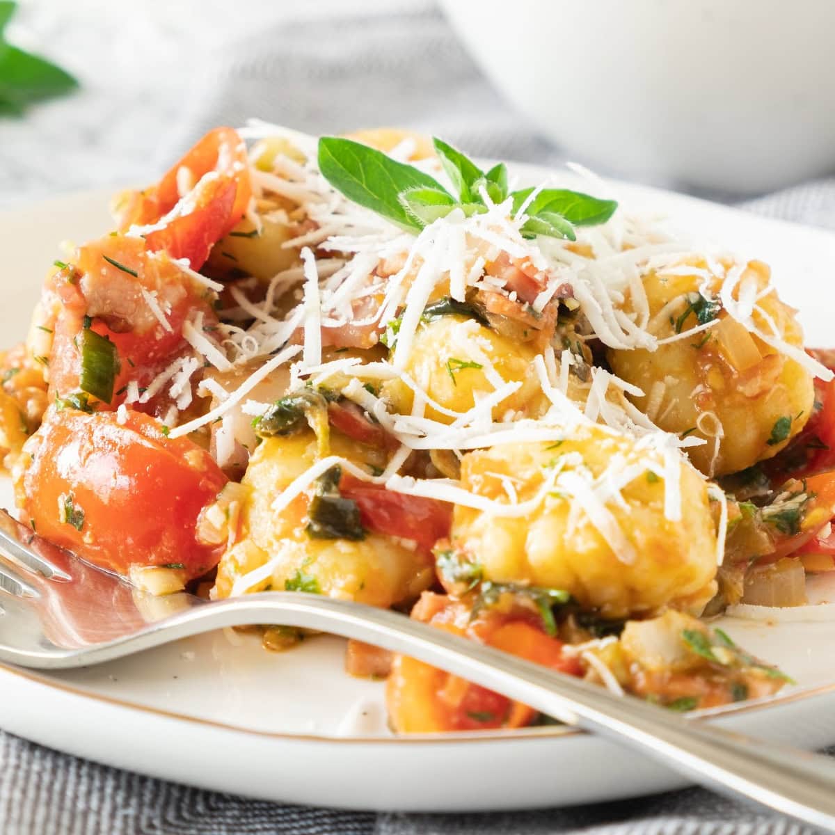 Creamy Potato Gnocchi with Bacon 1 potato gnnochi featured image
