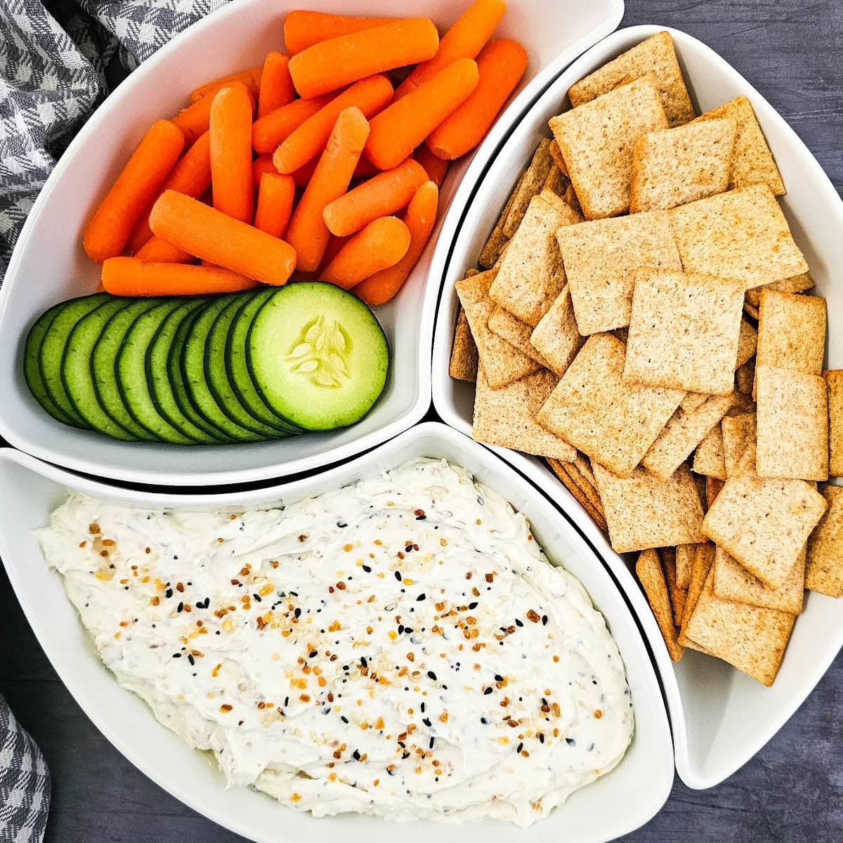Everything Bagel Dip 1 everything bagel dip featured image