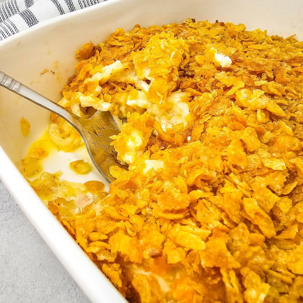 Golden and Cheesy Party Potatoes 1 cheesy party potatoes featured image