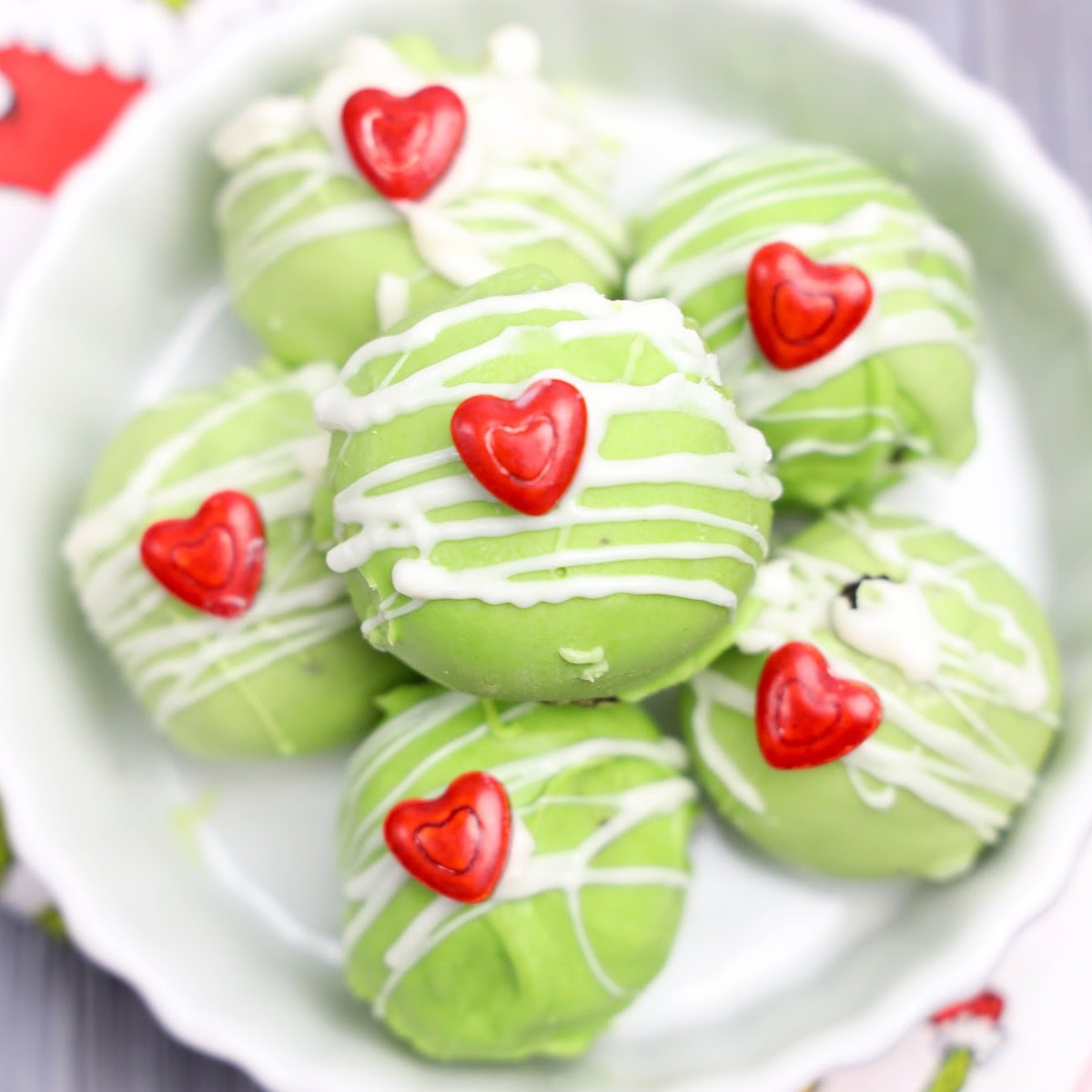 Grinch-Themed Oreo Balls 1 Grinch-Themed Oreo Balls