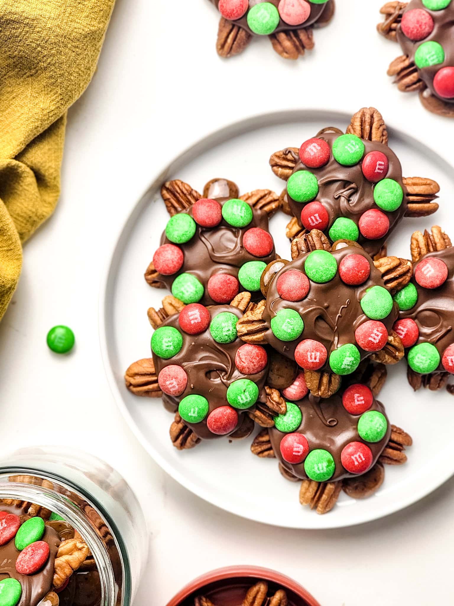 Chocolate Pecan Holiday Turtles 1 Chocolate Pecan Holiday Turtles