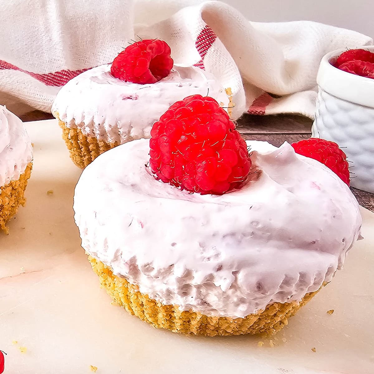 Mini No-Bake Raspberry Cheesecakes 1 mini no bake raspberry cheesecakes featured image