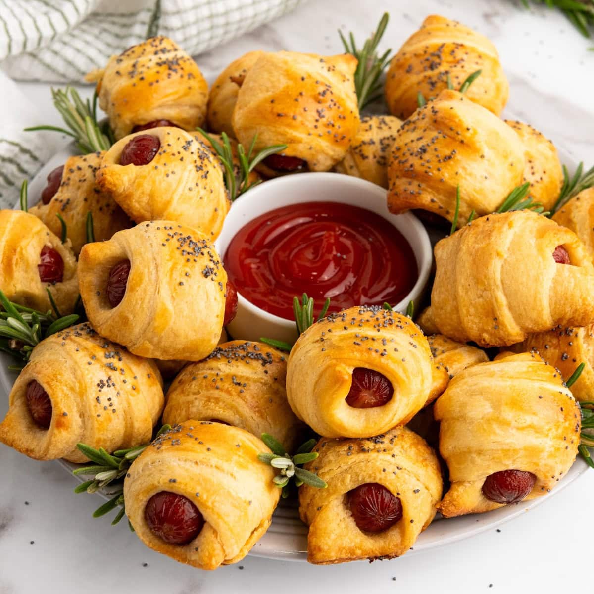 Flaky Mini Piggies in a Blanket 1 Flaky Mini Piggies in a Blanket