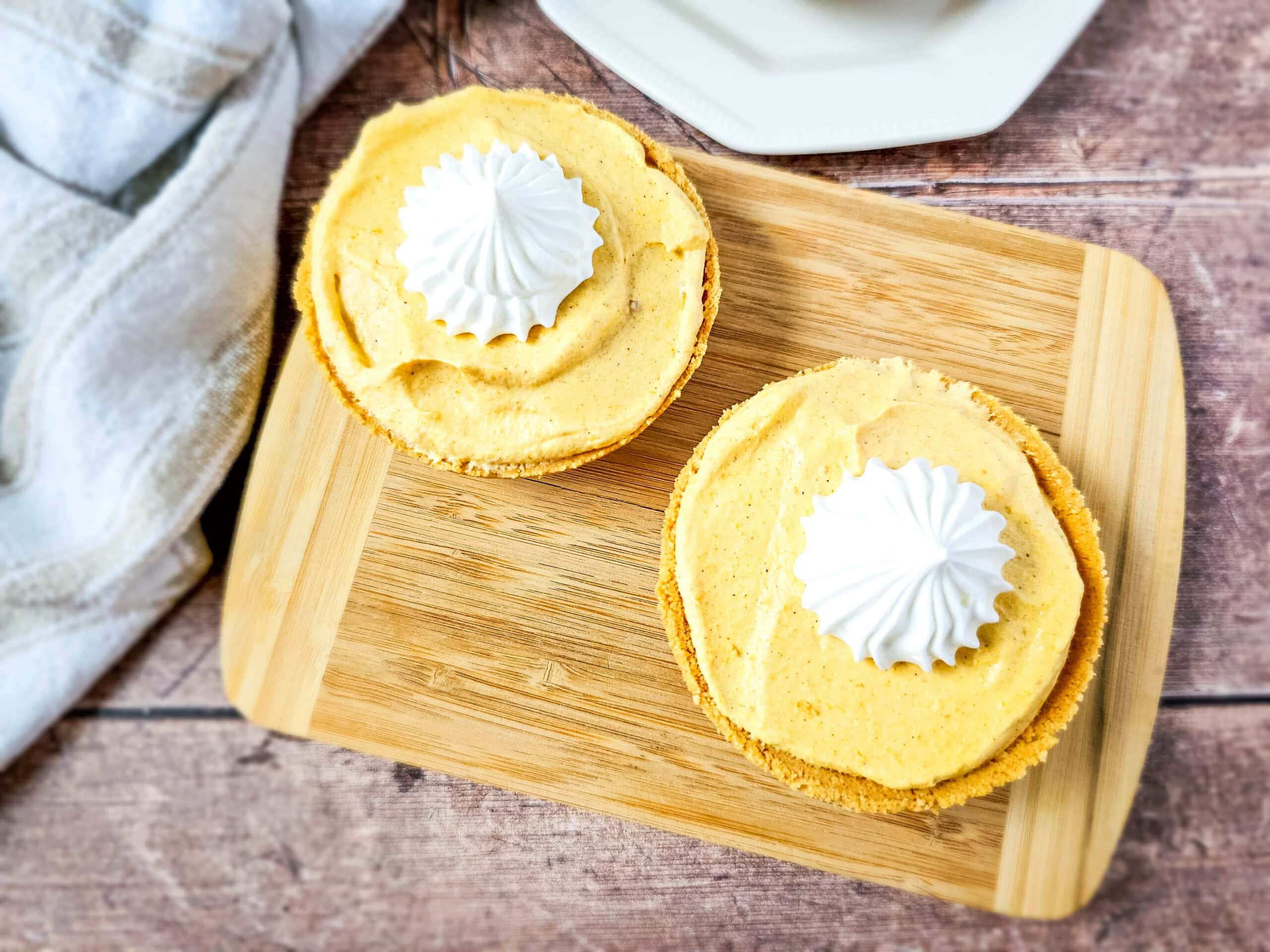 Mini Pumpkin Marshmallow Pies 1 Mini Pumpkin Marshmallow Pies