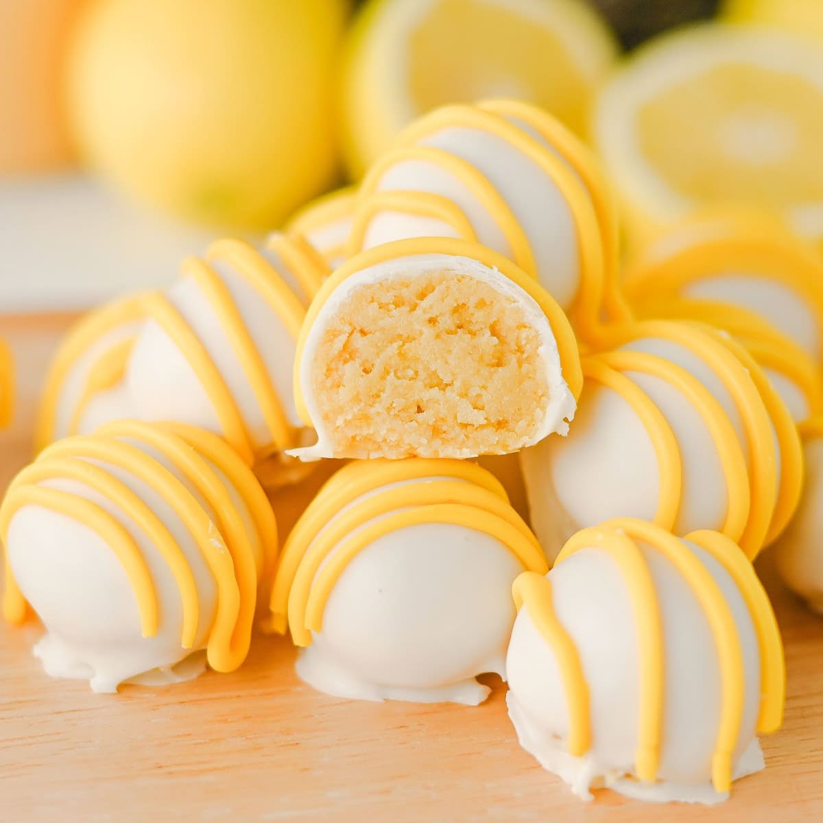 No Bake Lemon Oreo Balls 1 lemon oreo balls featured image