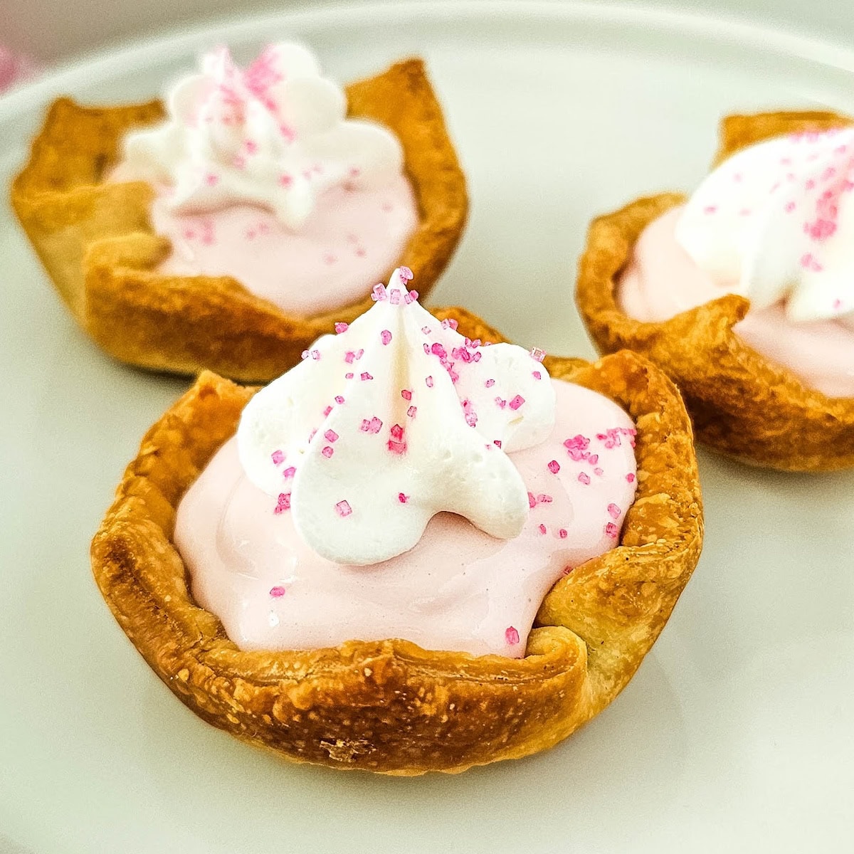 Pink Lemonade Pie Bites 1 pink lemondae pie bites featured image