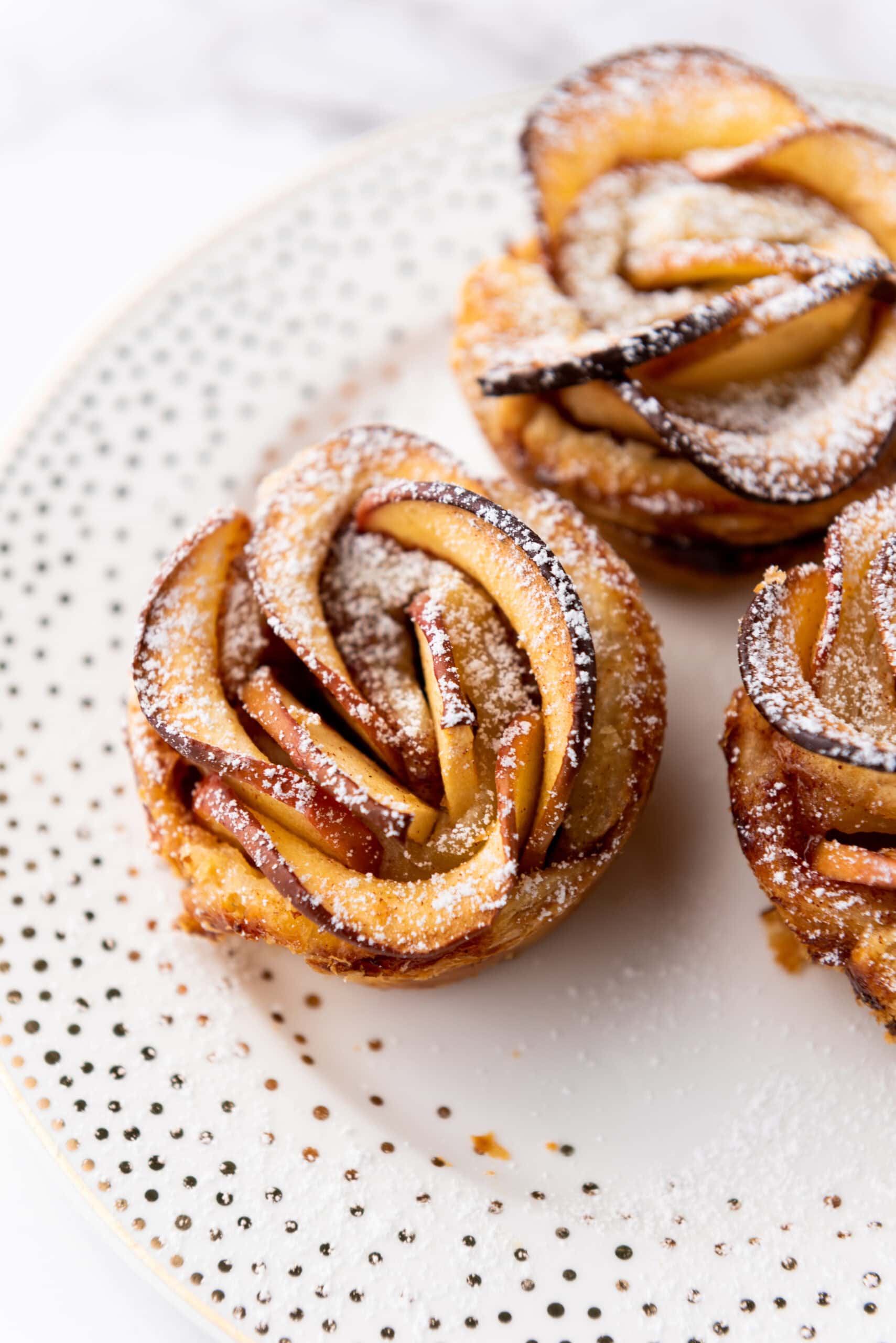 Sweet Baked Apple Roses with Cinnamon 1 Sweet Baked Apple Roses with Cinnamon