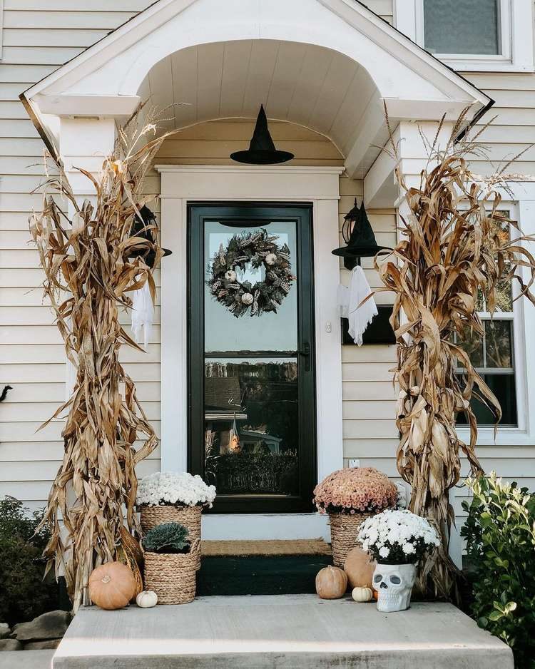 Hanging ghosts and witches hats