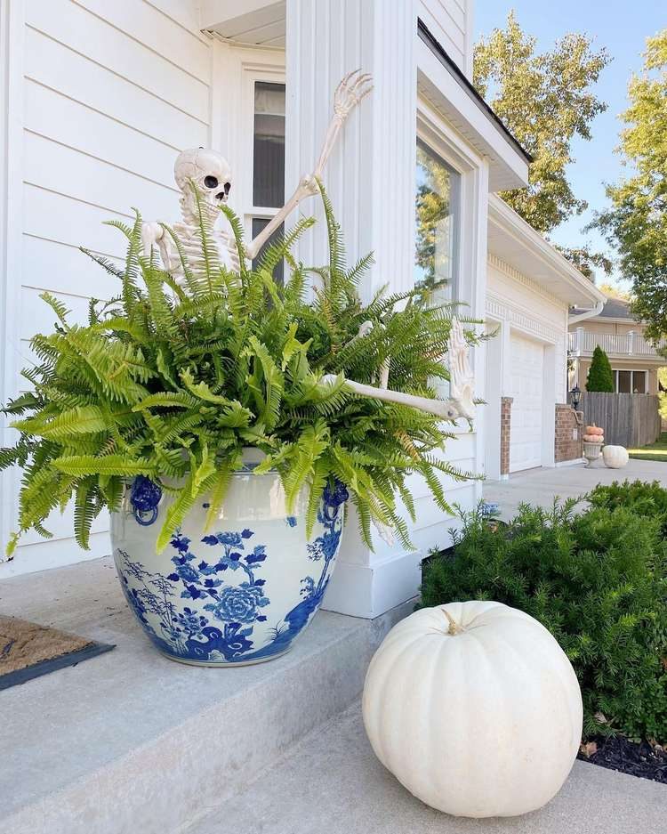 porch skeletons