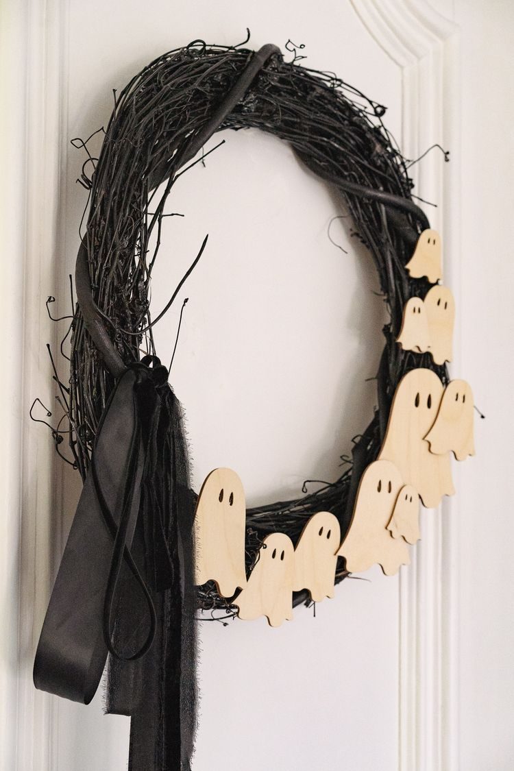 Ghost black wreath