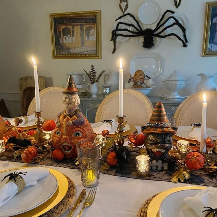 vintage Halloween table centerpiece
