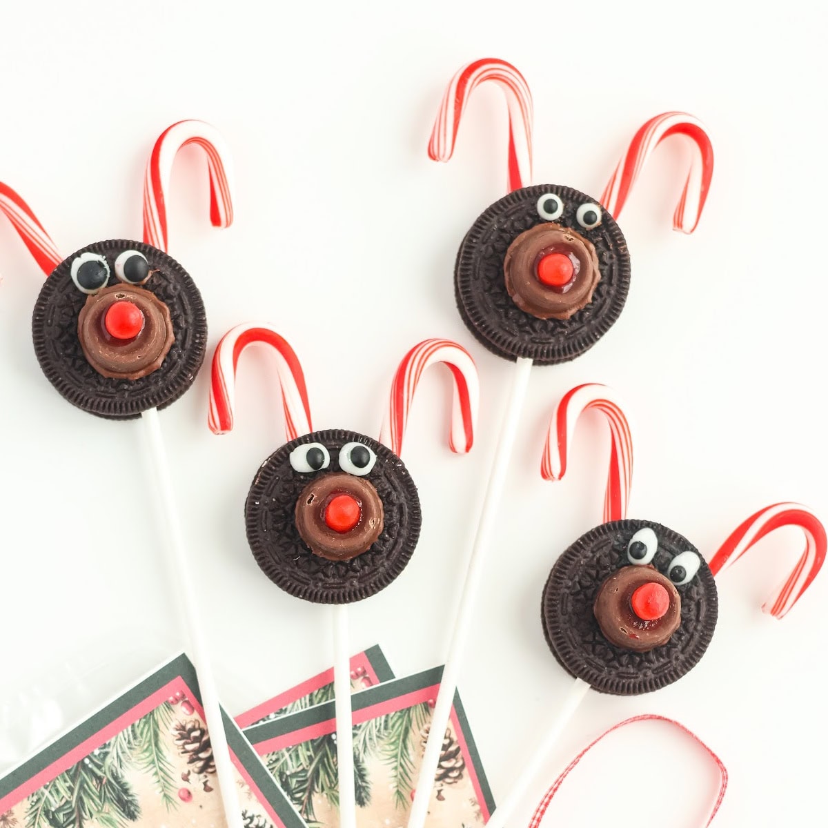 Reindeer Oreo Pops 1 reindeer oreo pops featured image