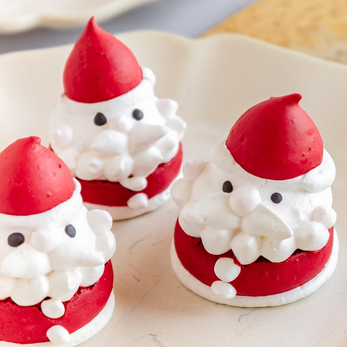 Santa Claus Meringue Cookies 1 santa claus meringue cookies featured image
