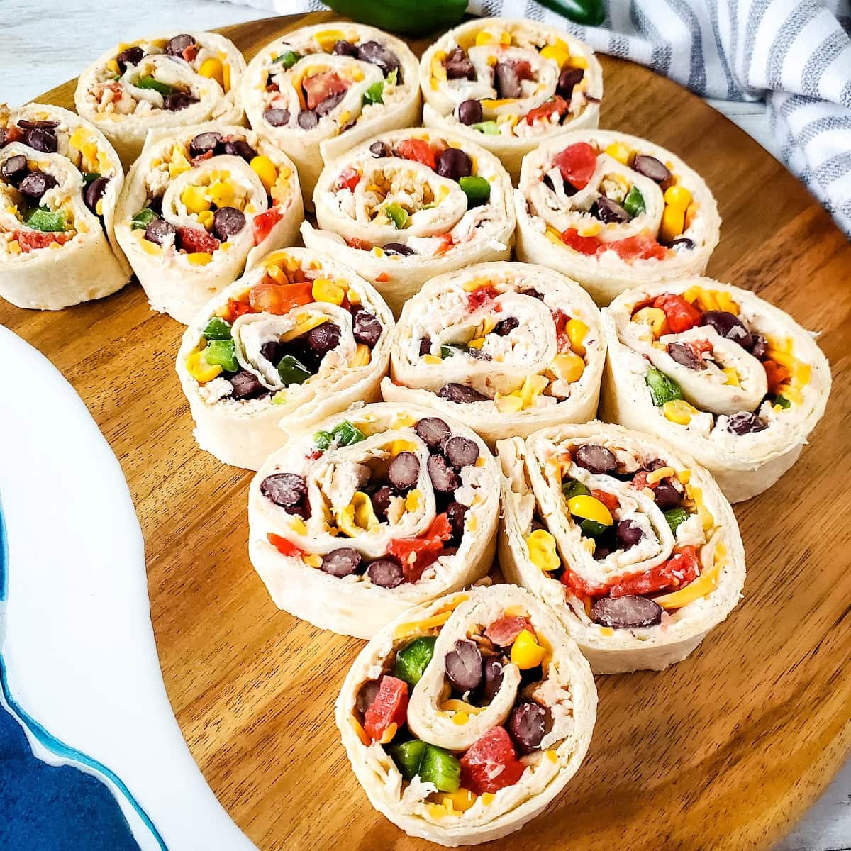 Southwest Chicken Pinwheels 1 Southwest Chicken Pinwheels