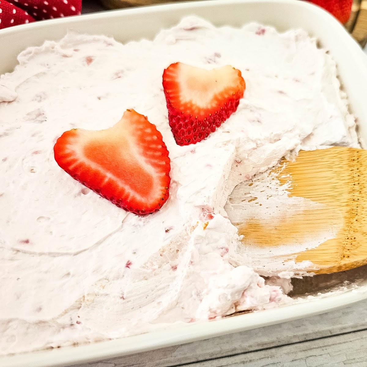 Strawberry Cheesecake Dip 1 strawberry cheesecake dip featured image