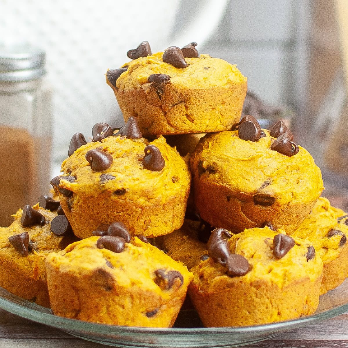 Warm Pumpkin Spice Muffins 1 pumpkin spice muffins featured image
